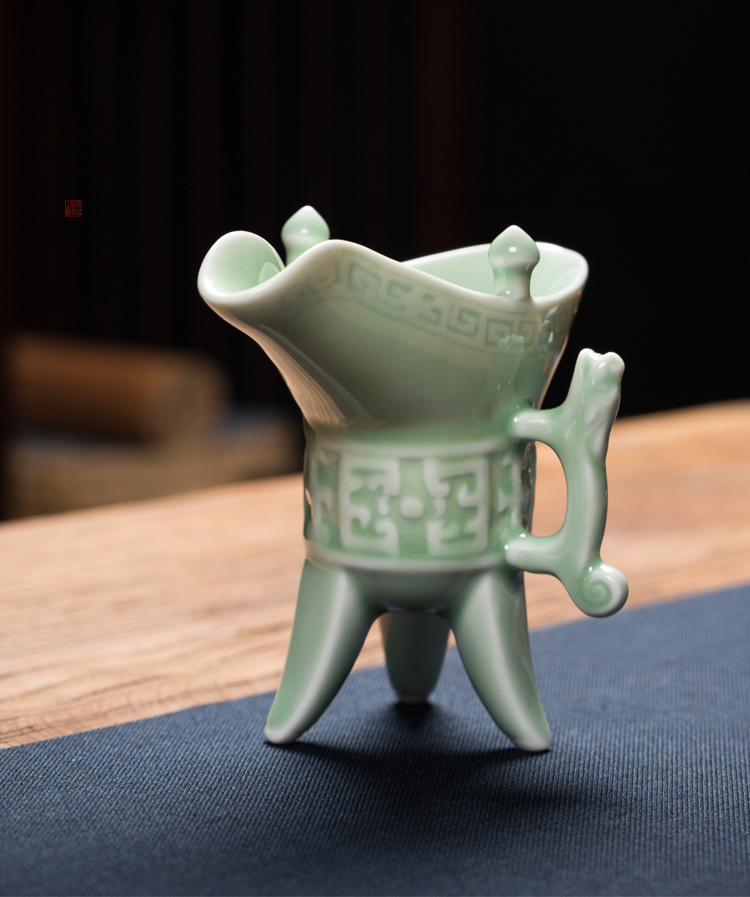 乾隆杯白酒仿古代三足爵杯一口杯白酒杯宫廷酒尊酒杯仿古乾隆杯古董