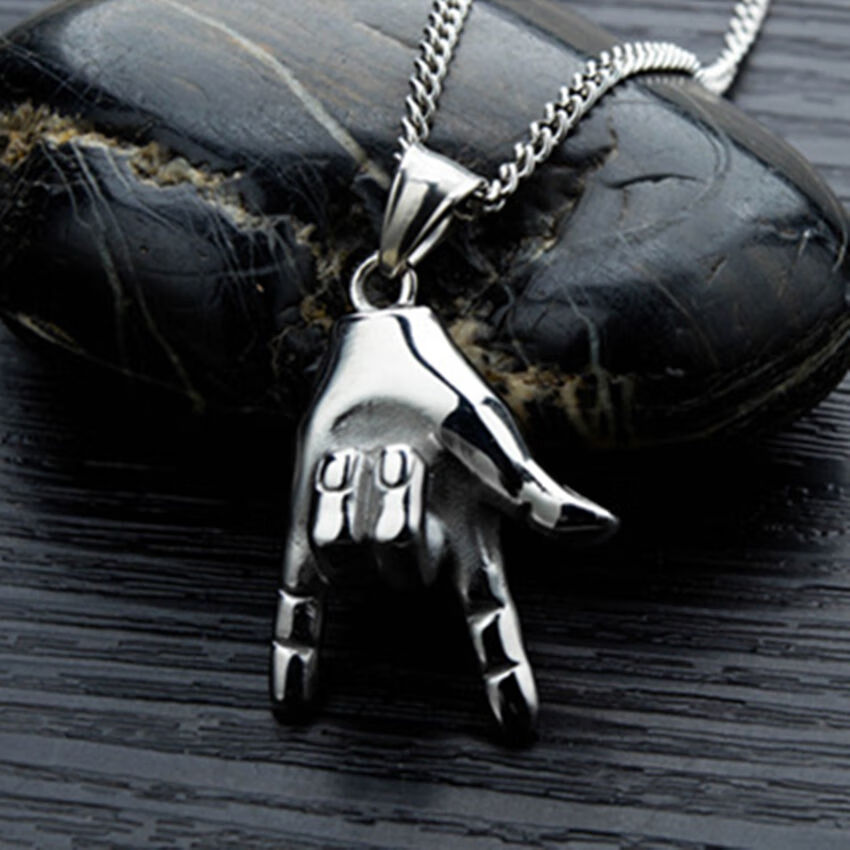 奢菲洛钛钢朋克音乐摇滚手势吊坠复古嘻哈潮流男女创意项链学生个性