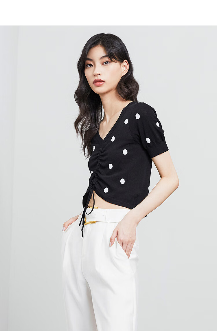 红袖针织衫夏季新款女波点小心机设计感系带v领短袖薄款上衣黑底白点