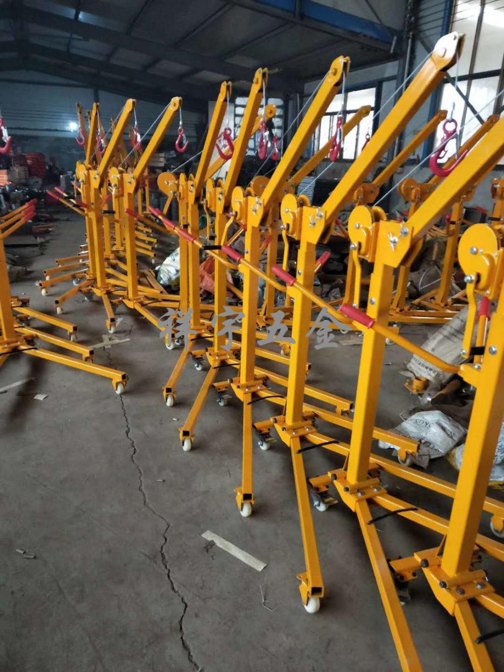 好物推荐移动便携式可折叠手推起吊机车载家用手动起重吊机手摇小型