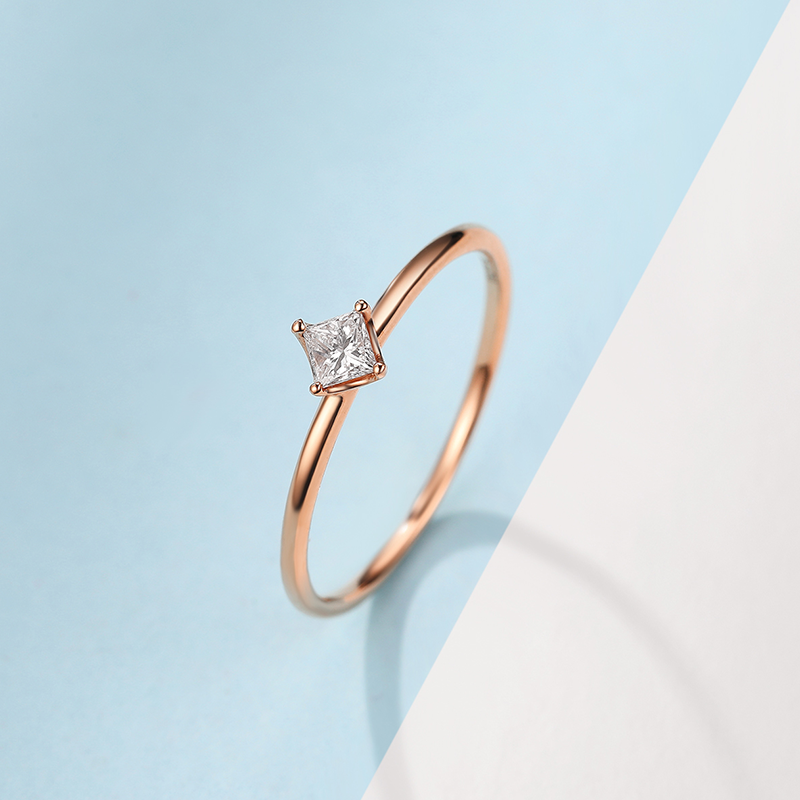 佐卡伊18k金钻戒女公主方时尚钻石戒指婚戒钻戒520礼物送女友9分公主