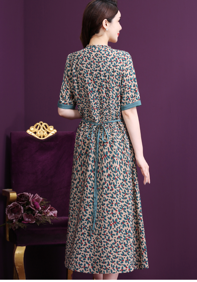 王小鸭碎花重磅真丝连衣裙女新款夏v领短袖收腰桑蚕丝裙绿色m