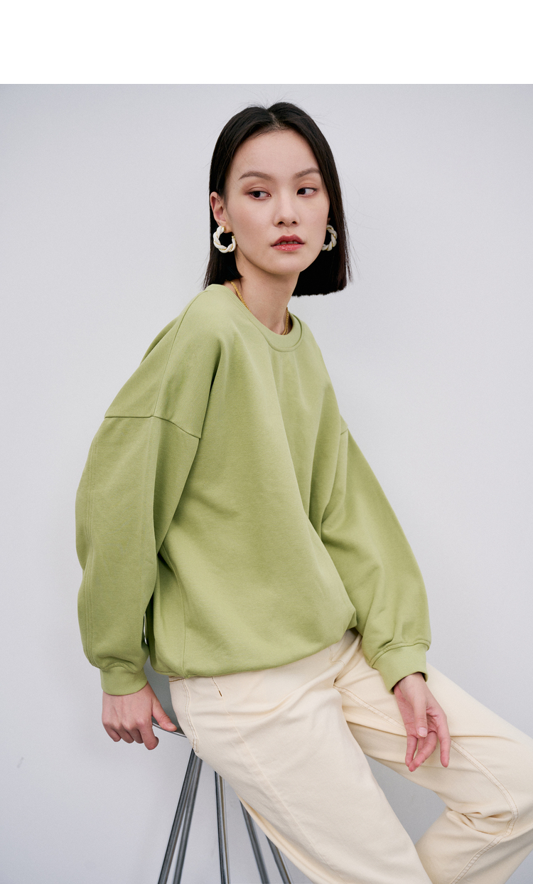 初棉抹茶绿春日感宽松卫衣女早春套头微弹长袖后背镂空设计感小众抹茶