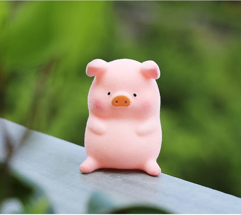 趴趴摆件爱lulu小猪汽车车内中控台植绒装饰品个性车载植绒款趴趴猪