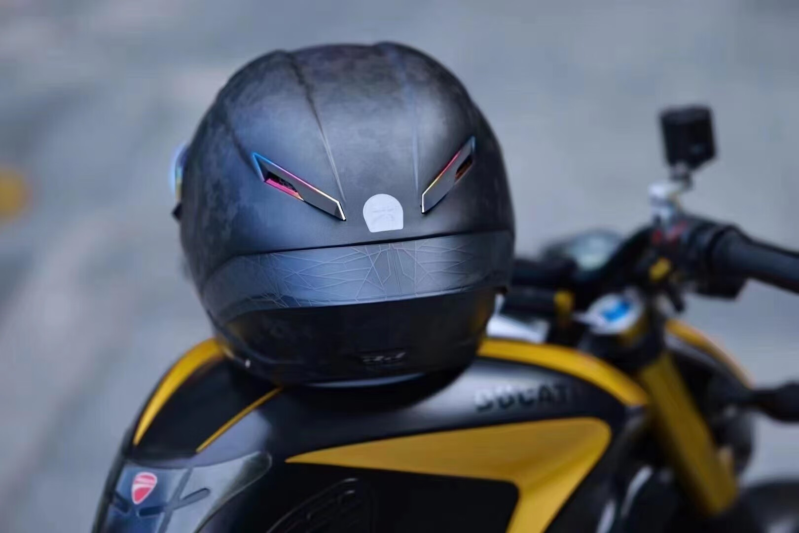 agv pista gprr变色龙冰蓝磨砂亮黑75周年摩托赛车碳纤维头盔全盔