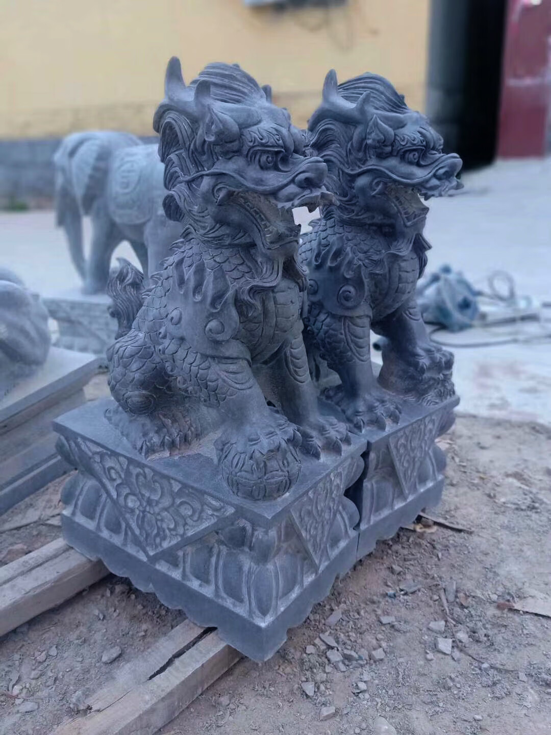 斯宝路 石雕青石麒麟摆件一对神兽家用看门公司门口公母天然石头麒麟