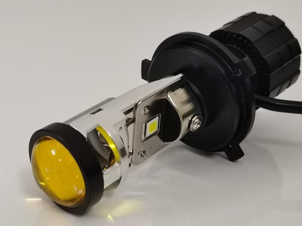 适用于适用铃木uu125uy125三爪h4灯泡摩托车led大灯带透镜超亮踏板