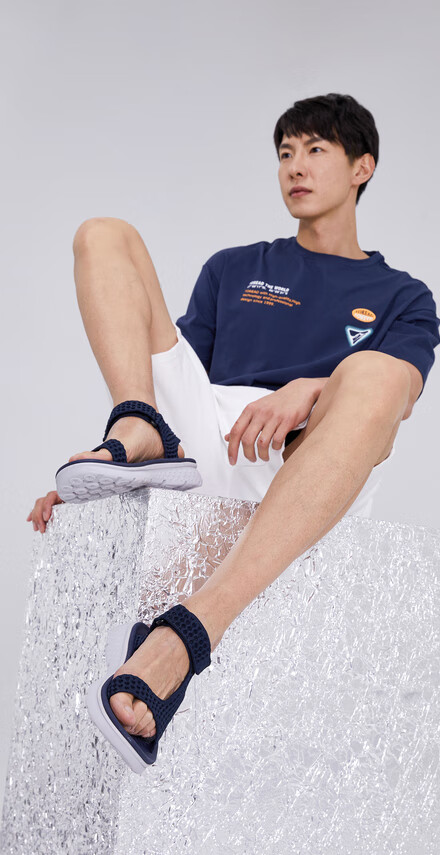 探路者沙滩鞋 2020春夏新款户外男式软弹脚床出游海边舒适耐磨沙滩鞋