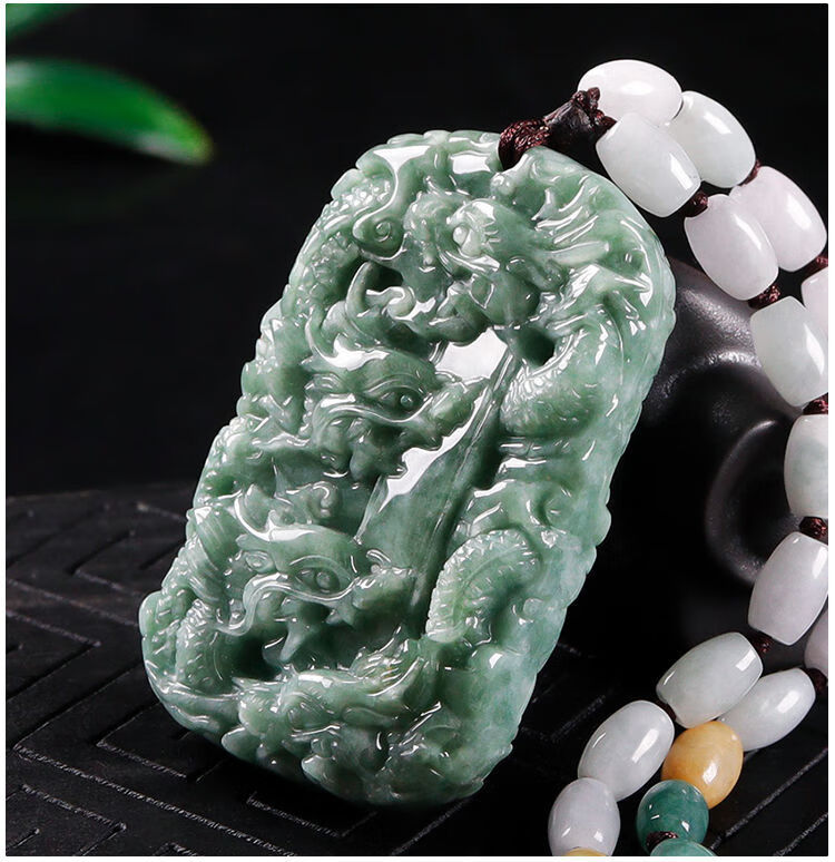 男士玉佩 九龙护主 翡翠玉龙牌吊坠龙王生肖龙玉石玉龙玉龙挂件男玉佩