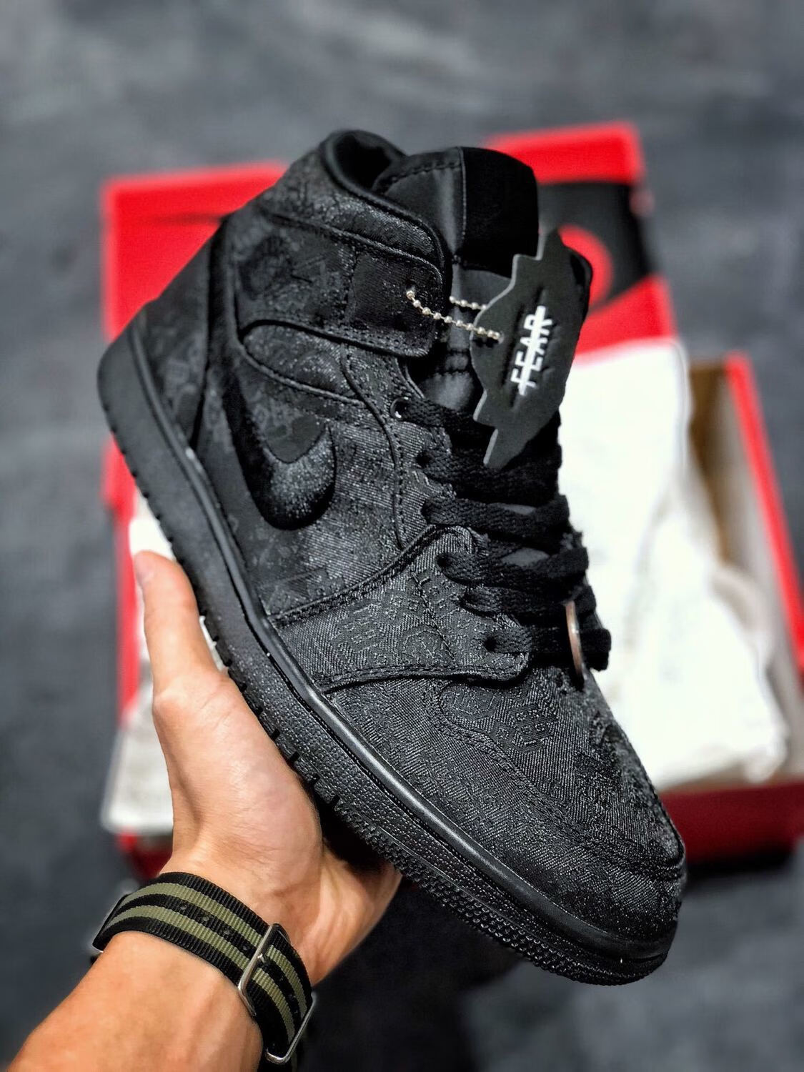 air aj1 mid 陈冠希同款 aj1白丝绸铜钱中帮乔1黑丝绸男女篮球鞋 aj1