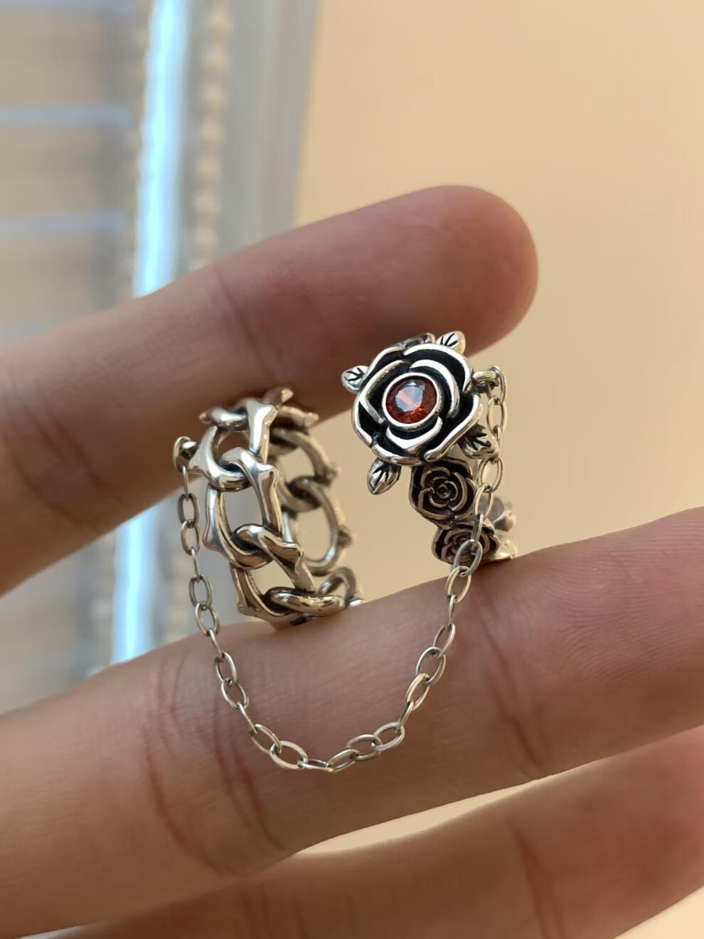 荆棘玫瑰戒指小宝s925纯银复古红锆玫瑰花荆棘链条开口戒指女小众设计