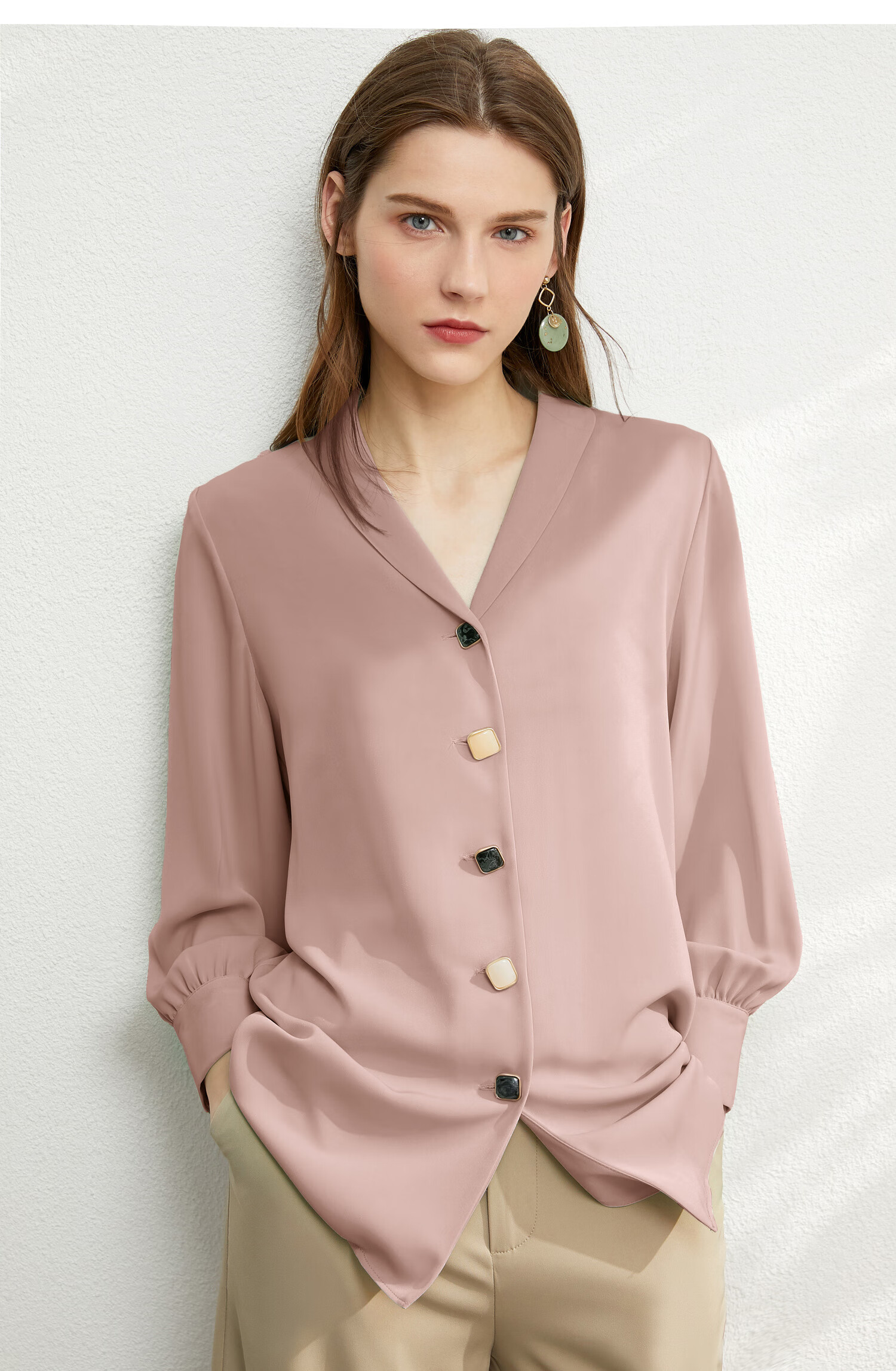 amii极简法式时髦休闲衬衫2020秋新款撞色纽扣灯笼袖雪纺上衣女 烟粉