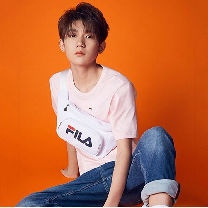 fila/斐乐 男女新款腰包胸包多功能斜挎包情侣运动休闲小包【王源同款