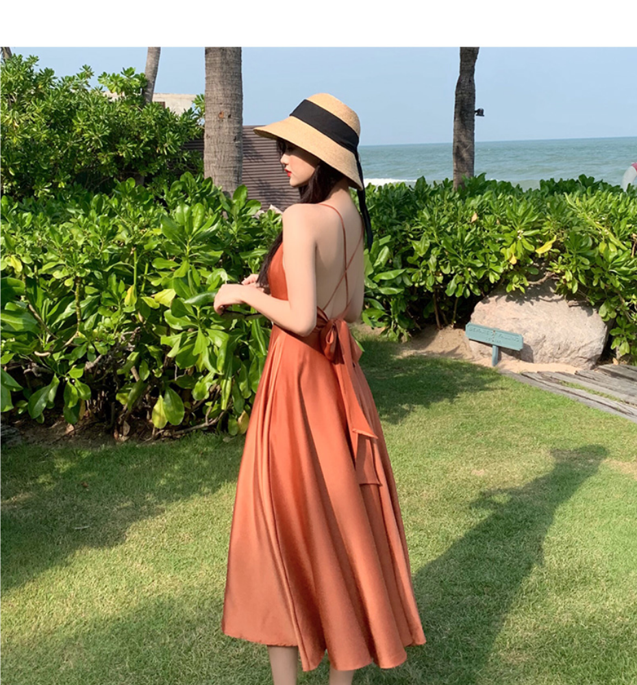 moshe三亚旅游沙滩裙女夏新款海边度假穿搭衣服仙女裙性感露背绑带