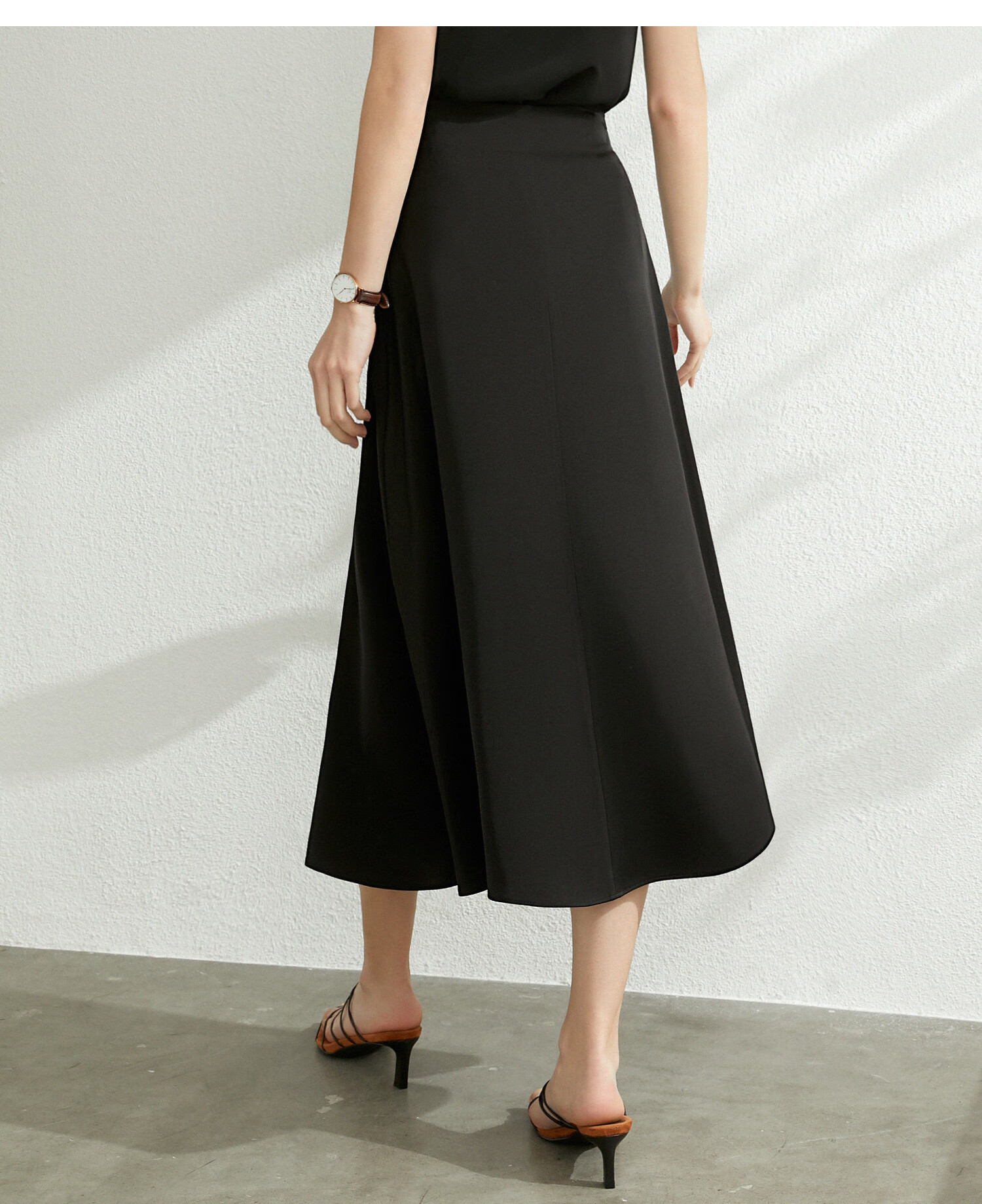 amii极简通勤百搭珍珠扣装饰高开叉半身裙2020夏季新款a型裙子 卡其