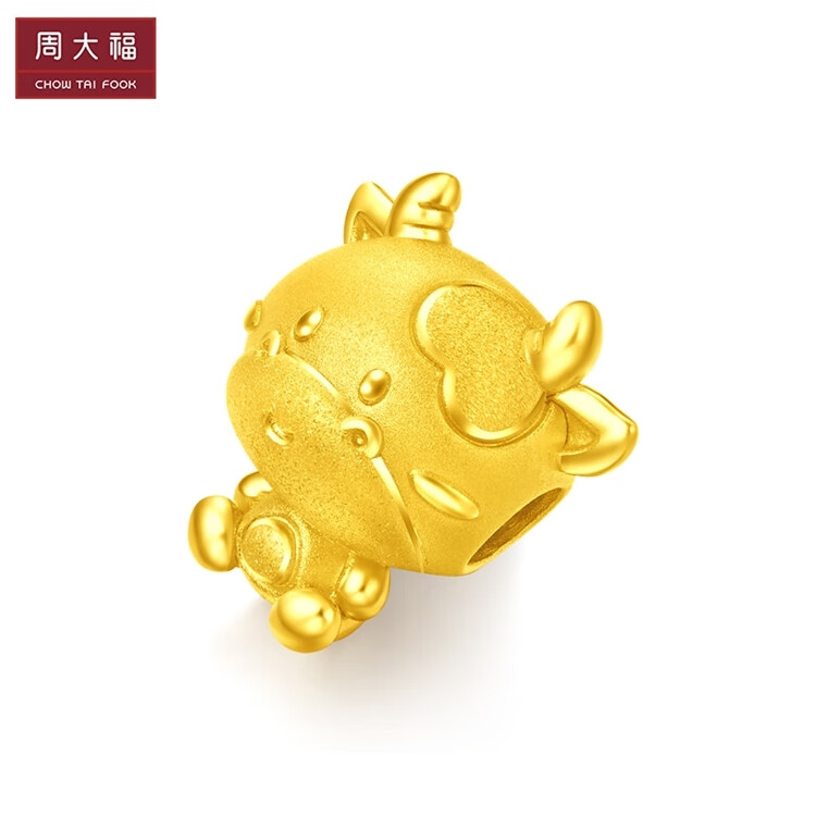 周大福(chow tai fook)十二生肖牛 可爱小牛 奶瓶牛 定价足金黄金转运