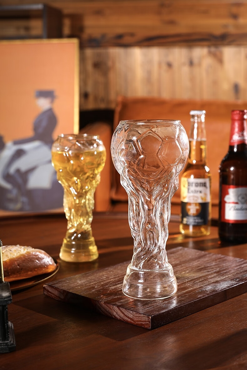 2022卡塔尔世界杯啤酒杯大力神玻璃大容量创意酒吧水杯周边纪念品足球