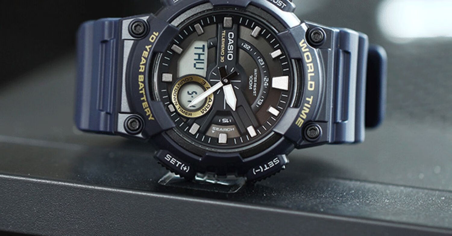 卡西欧(casio)手表男学生aeq110防水运动黑金黑武士男士电子手表 aq-s