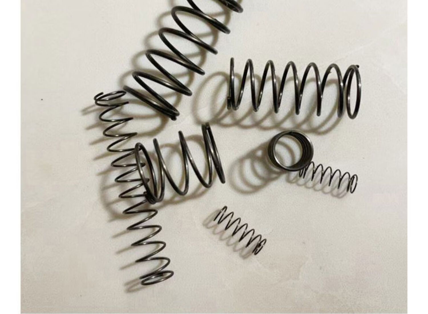 压簧压缩弹簧回位小弹簧定做弹簧精密小压簧压力弹黄定制弹簧 0.