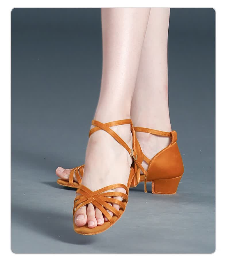 软底练功舞蹈鞋儿童低跟凉鞋少儿初学者跳舞恰恰舞鞋肤色平结款32码