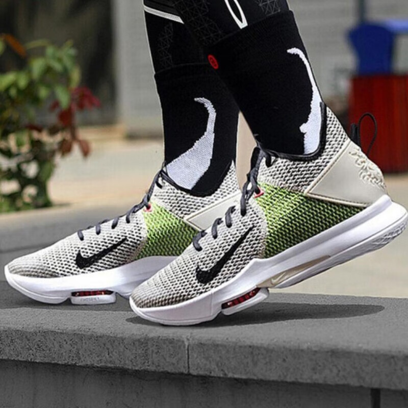 耐克nike lebron witness 4 詹姆斯 气垫 实战篮球鞋 运动鞋 男鞋 cd