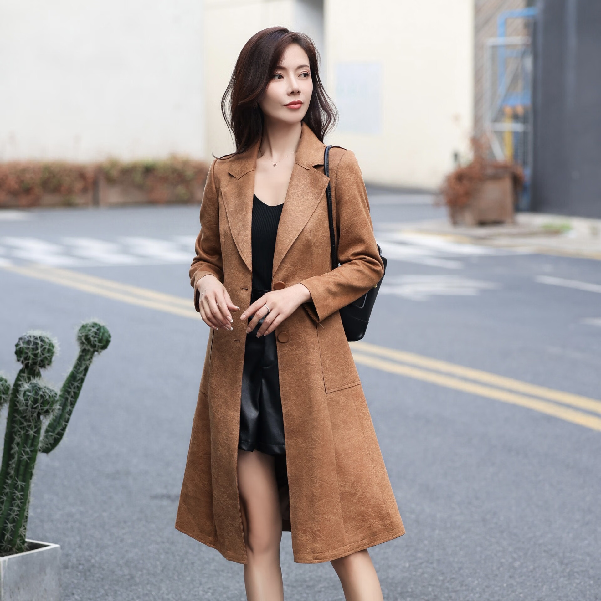 风衣外套女2022秋季新款韩版女士风衣中长款纯色拼接大衣收腰皮衣外套