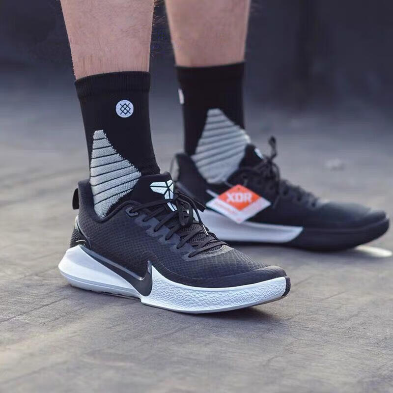 高品质科比曼巴精神3篮球鞋湖人白金黑白低帮气垫实战战靴工装鞋 曼巴