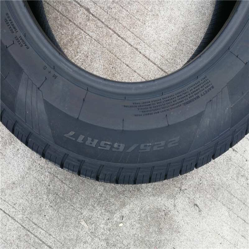 汽车轮胎215225 235 245 25 265 275/65 70r16 60r17 55r18 275/65r18