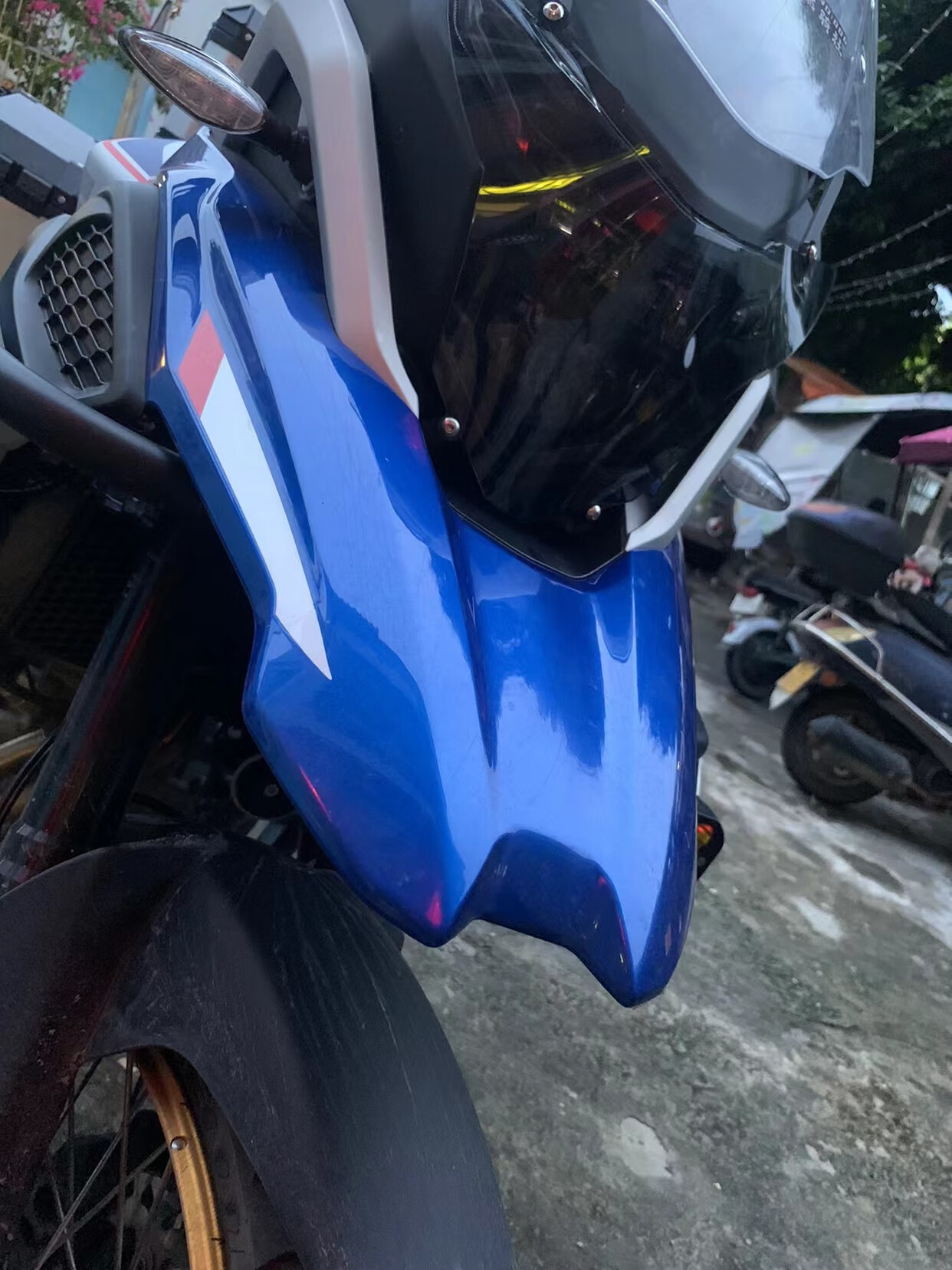凯越525x鸟嘴适用凯越400x500x525x改装加高风挡盾型大灯罩鸟嘴档泥