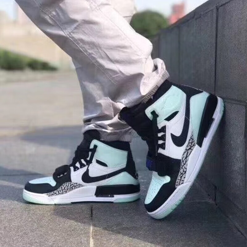 耐克nikeairjordanaj312年度新秀白棕小麦色高帮篮球鞋av3922013黑绿