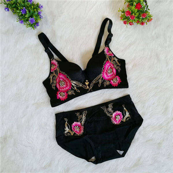 内衣套装刺绣牡丹花好月圆聚拢无钢圈调整型性感文胸罩 甄嬛 肤色套装