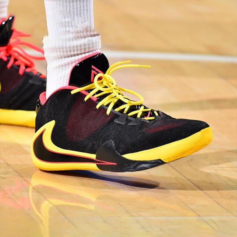 nike耐克男鞋新款zoomfreak1字母哥1代倒钩气垫缓震实战篮球鞋bq5423