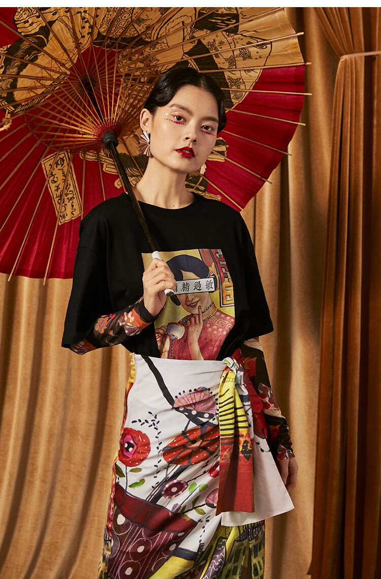 两三事国潮系列 好戏返场 夏季新款国潮复古印花短款网纱打底衫长袖