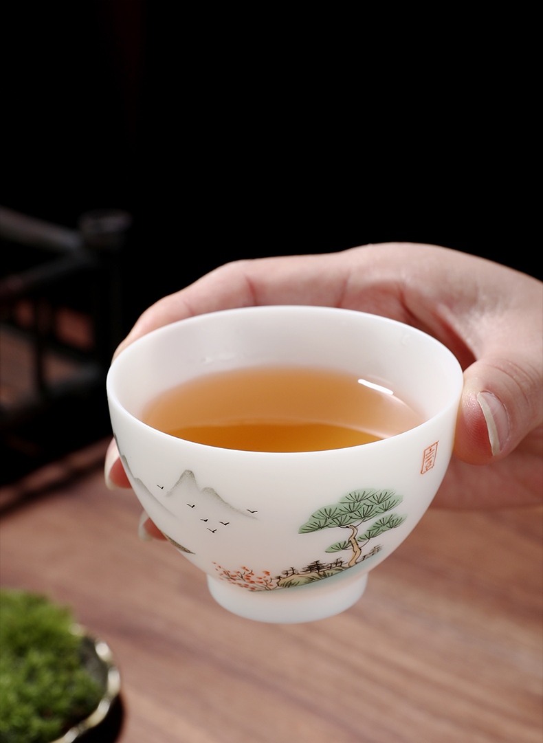 钰铨龙门白瓷手绘山水如意杯
