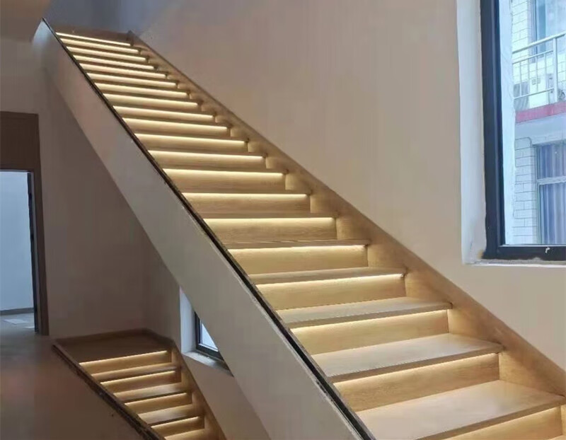 实木楼梯板踏步 橡木实木楼梯踏步板 水曲柳木踏板扶手立柱台阶三角板