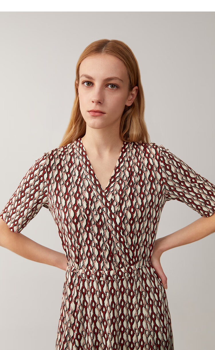 zb珍贝针织真丝连衣裙女2022夏季新款v领短袖茶歇裙通勤显瘦336链条花