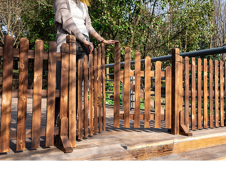 木围栏栅栏防腐碳化白色宠物幼儿园室内栏杆实木篱笆户外栅栏门 木桩