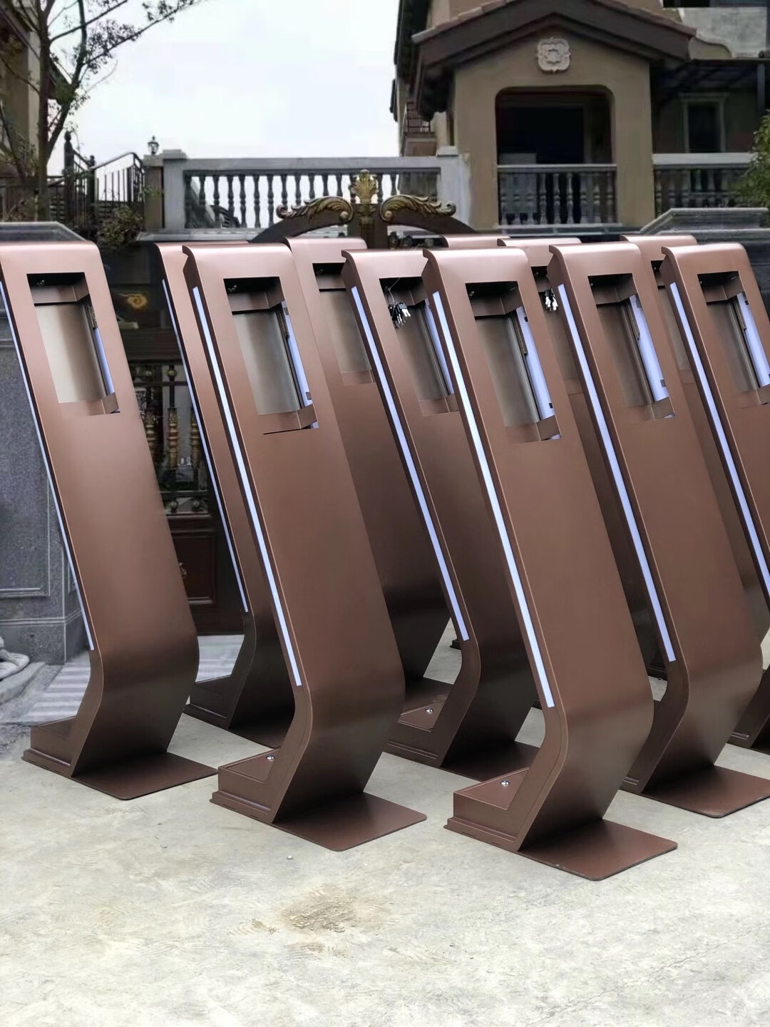 可视楼守对讲主机立柱小区门口机立柱门禁立柱人脸识别立柱底座by038