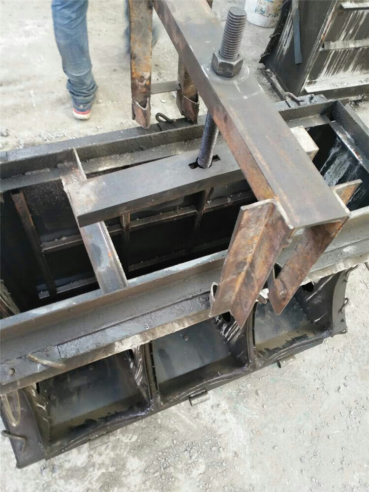 猪槽模具水泥大三孔模具猪食槽模具水泥猪槽猪采食槽包教包会 支持