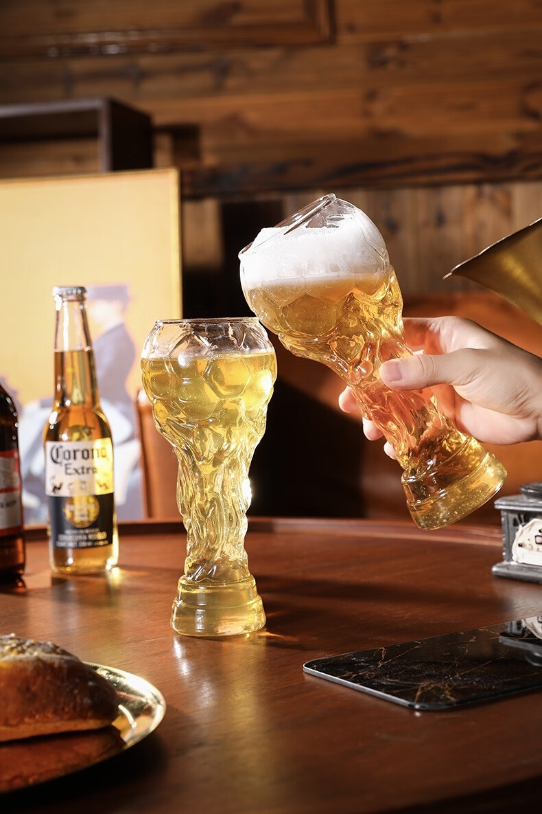 2022卡塔尔世界杯啤酒杯大力神玻璃大容量创意酒吧水杯周边纪念品足球