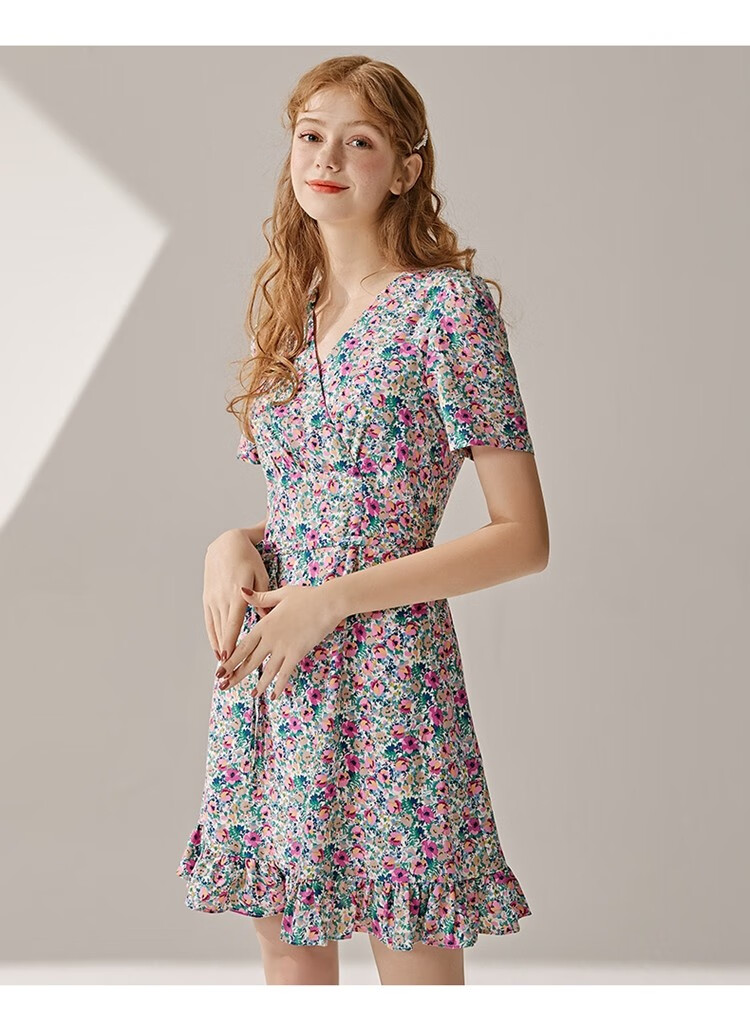 oece夏装新款女装元气葡萄紫碎花复古法式v领高腰短袖连衣裙浅紫色m