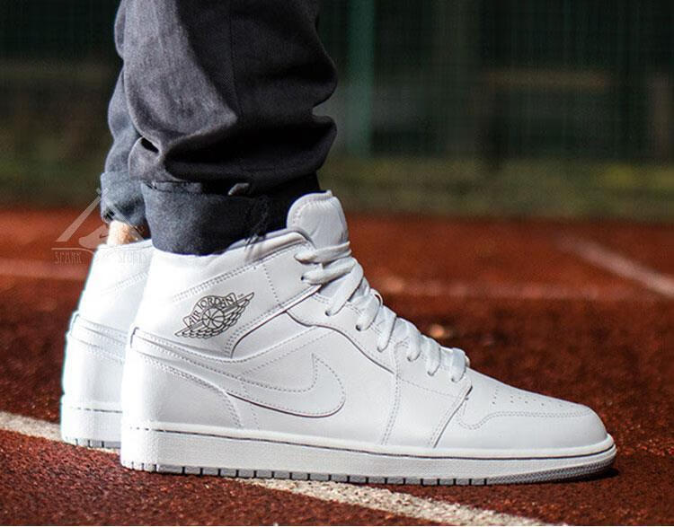 air 乔1 mid aj1 乔1纯白银飞翼中帮男子篮球鞋554724-104 554724-174