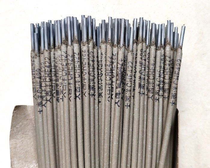 24.0mm碳钢家用小型电焊机普通铁焊条 大西洋2.5焊条1.