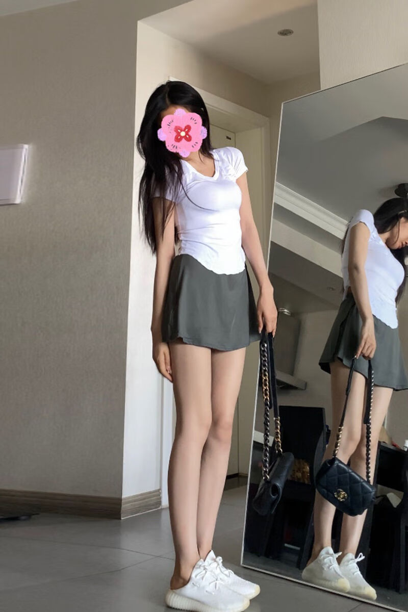 超短裙齐小屁性感a字运动裙女夏季休闲百搭纯色修身显瘦半身裙子开叉