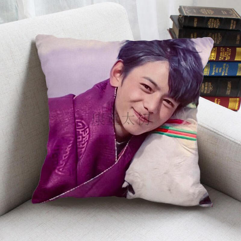 赛马王子丁真周边抱枕来图定制甜野男孩礼物女生宿舍床靠枕玩偶1235