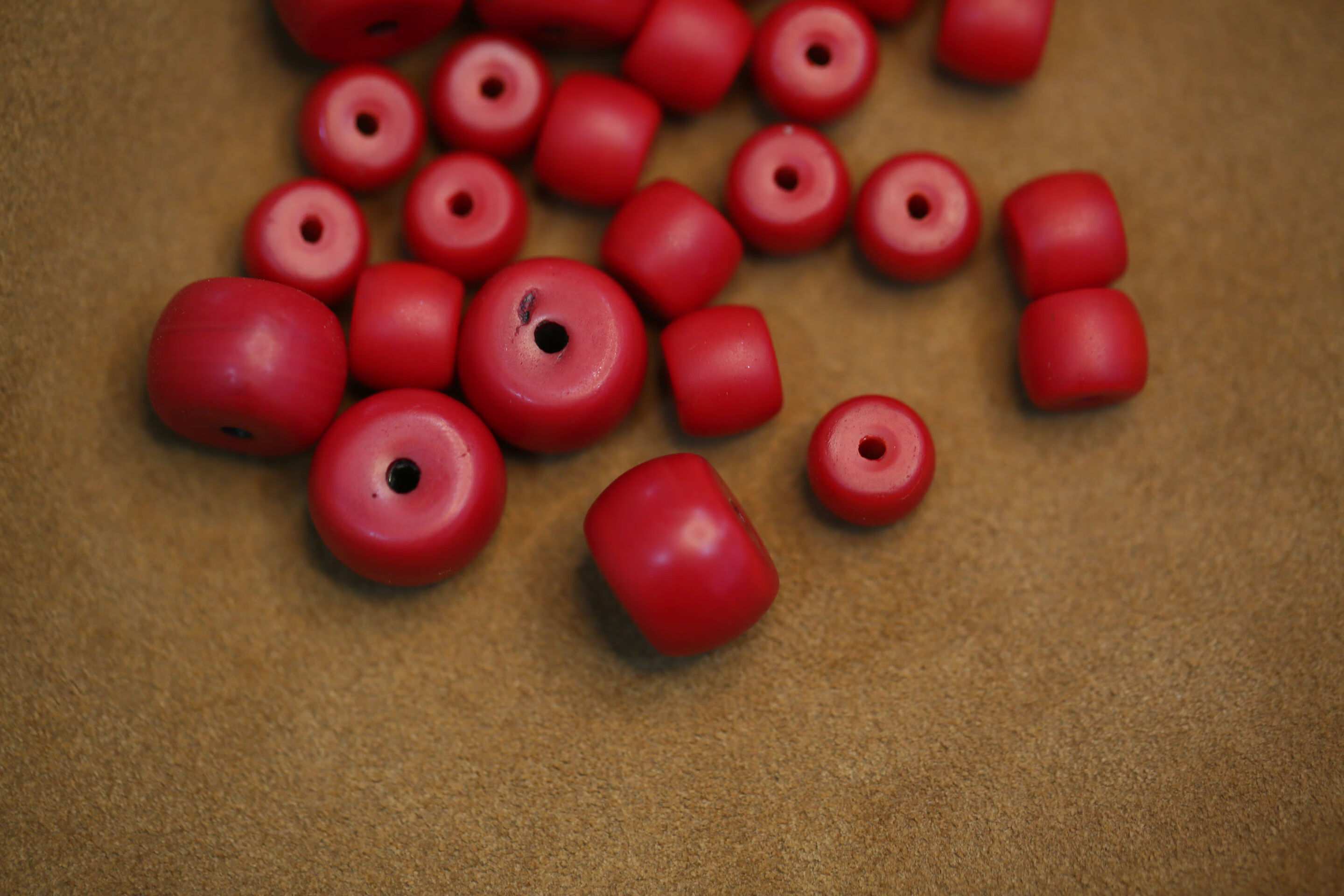 藏传老琉璃老雪巴珠西藏老雪巴珠子老琉璃珠子尺寸老琉璃老包浆老雪巴
