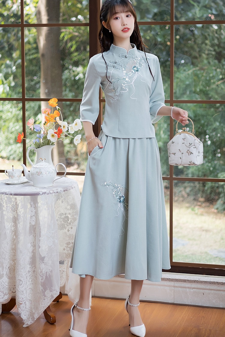 流彗五四青年民国风女装汉素服中式复古唐装女刺绣旗