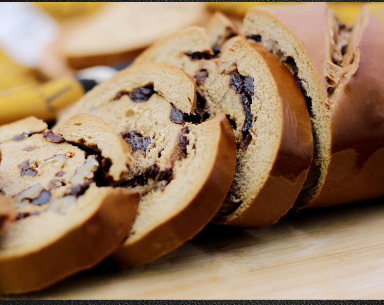 列巴俄罗斯大面包新疆特产黑粗粮果仁大列巴营养零食早餐黑果仁列巴