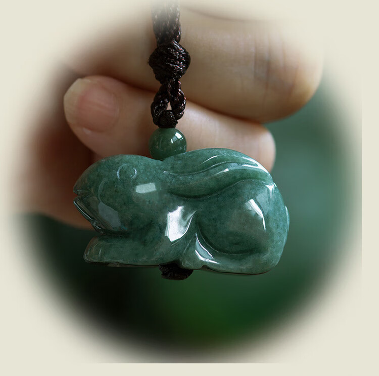 君呈翡翠兔吊坠生肖兔项链立体兔玉钥匙挂件玉手机玉石绿色项链款
