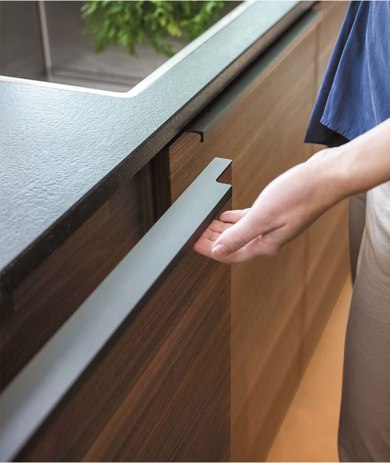 克尼纳 免打孔黑色隐形拉手现代简约抽屉橱柜封边铝拉手衣柜门金色暗